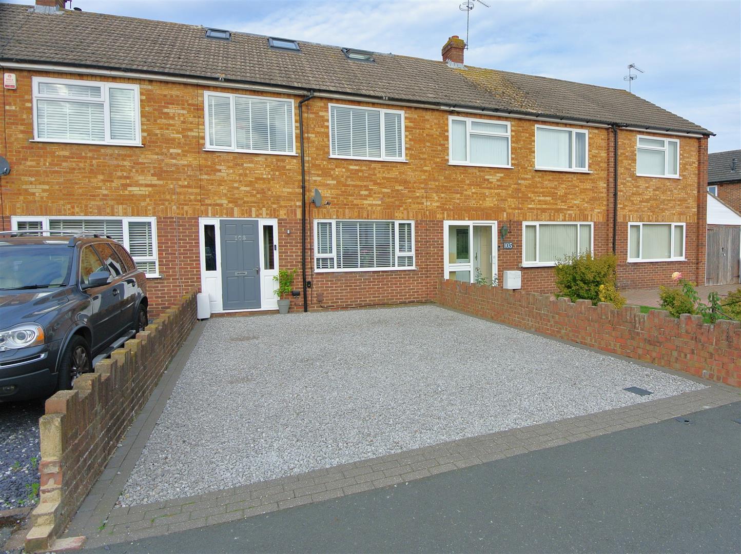 Albany Road, Old Windsor